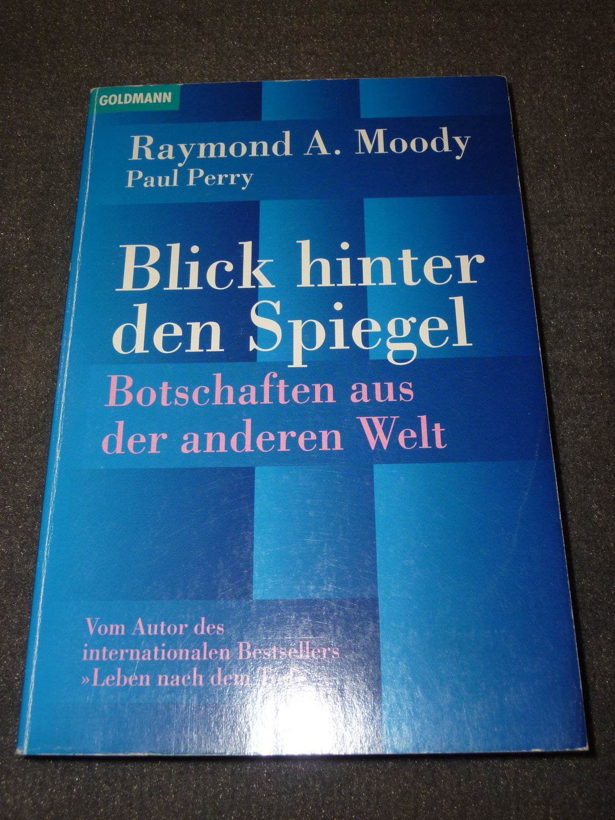 Blick hinter den Spiegel