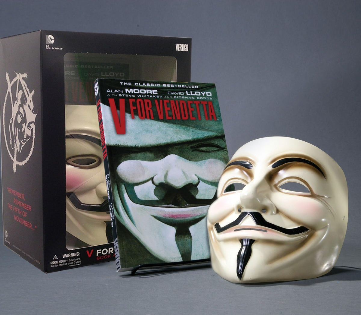 V for Vendetta Deluxe Collector Set, Book and Mask Set