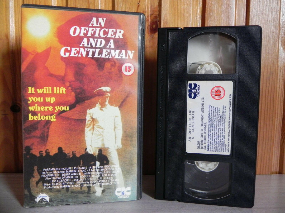 An Officer and a Gentleman [VHS]