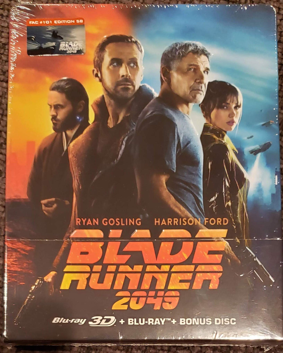 BLADE RUNNER 2049 Steelbook 3D Blu-ray / Blu-ray (Region-Free 3-disc FilmArena Import World Exclusive Artwork)