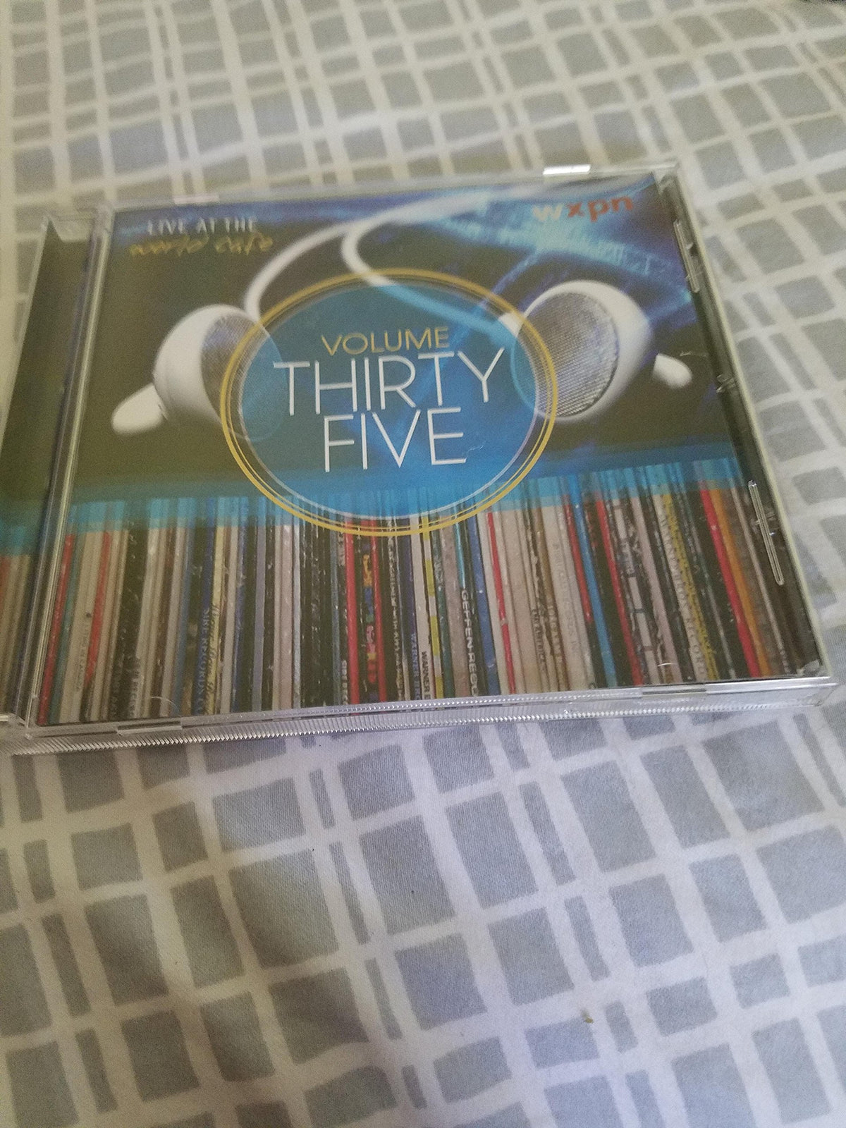 Live At the World Cafe, Volume 35