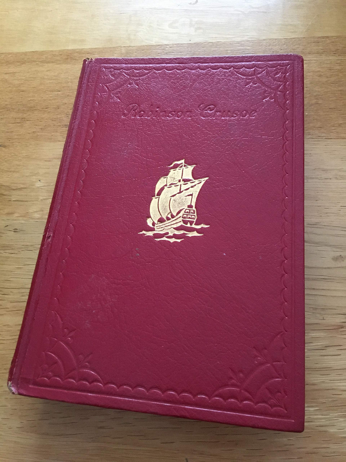 The Life and Surprising Adventures of Robinson Crusoe. Daily Sketch edition