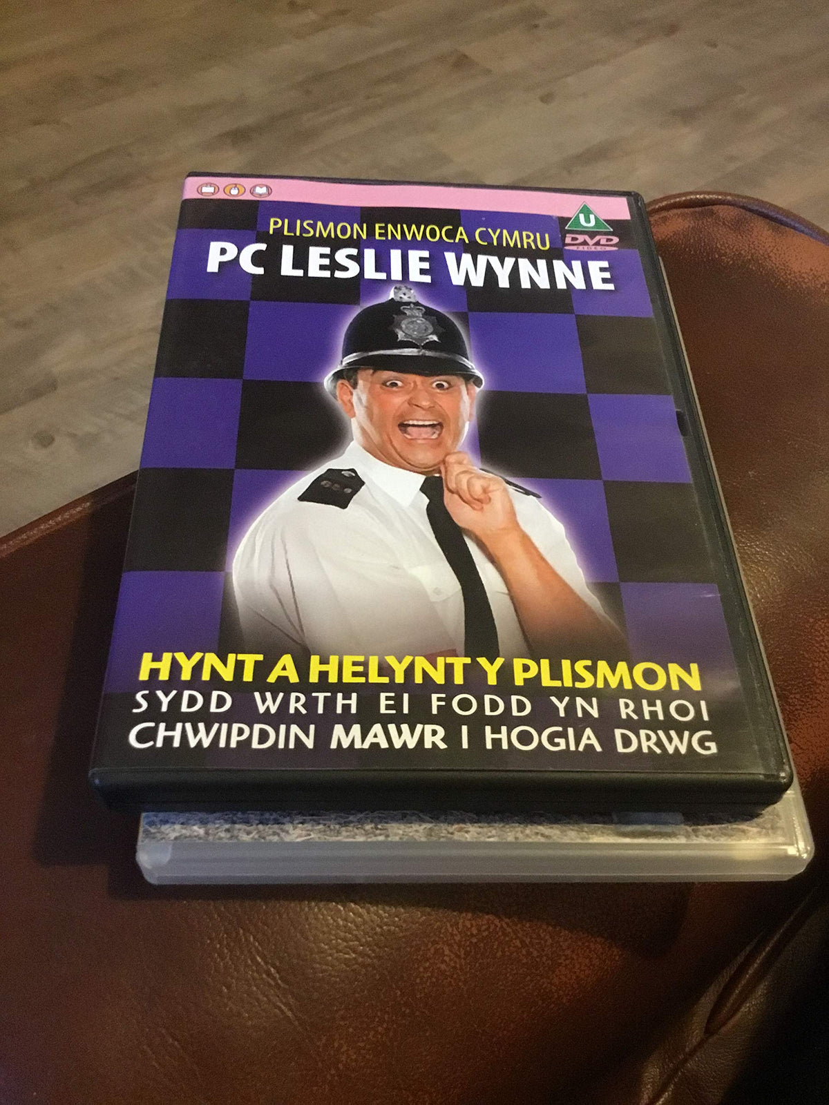 PC LESLIE WYNNE Plismon enwoca cymru
